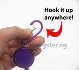 Retractable keychain with carabina hook